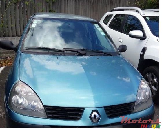 2005' Renault Clio photo #1