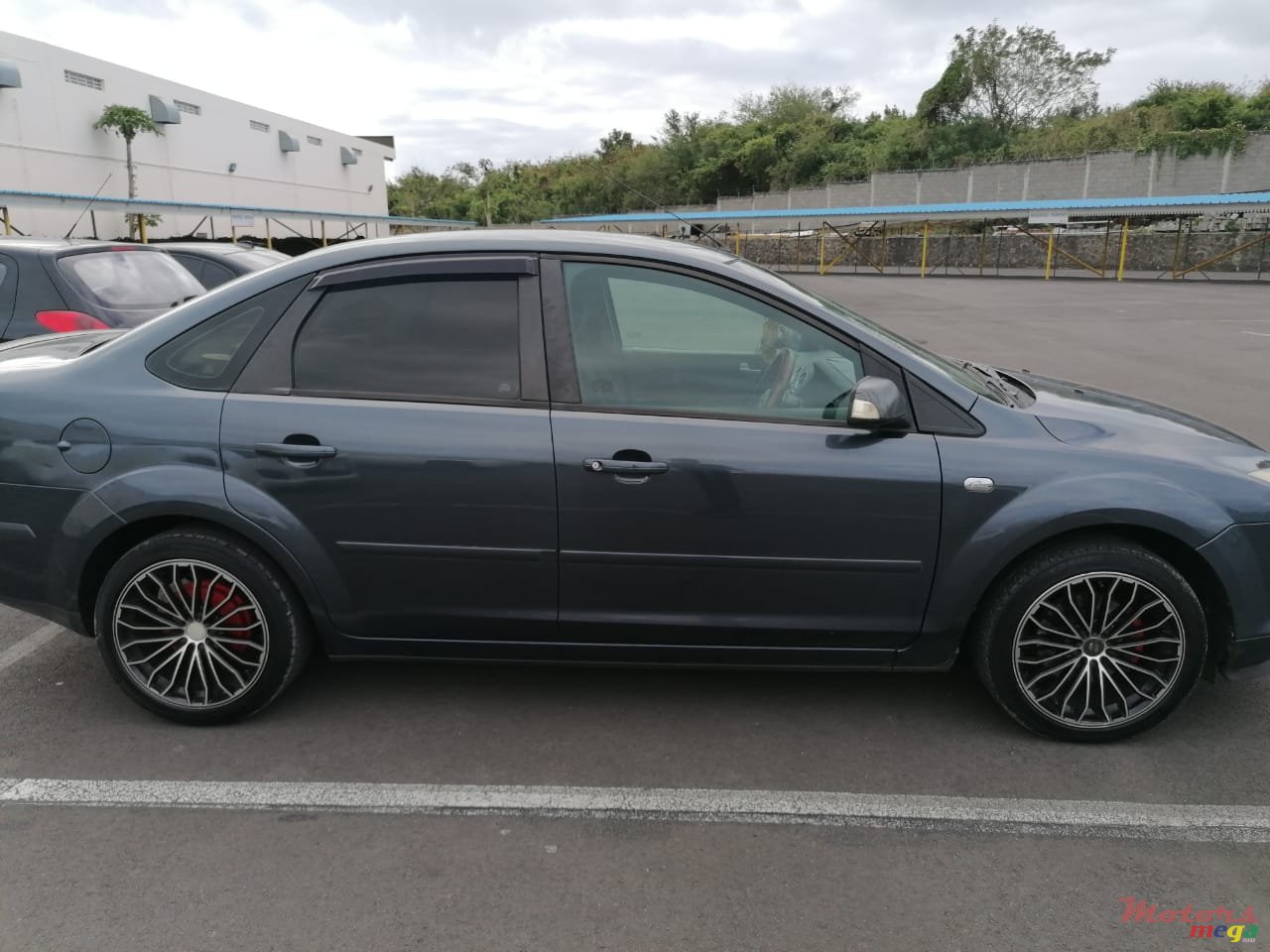 2008' Ford Focus photo #5