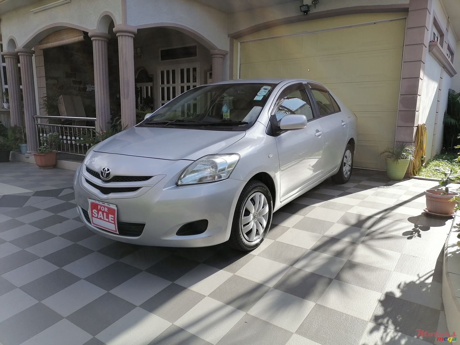 2007' Toyota Corolla photo #1