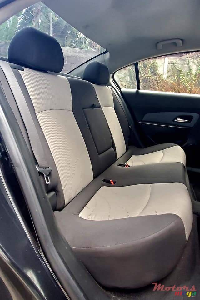 2012' Chevrolet Cruze photo #6