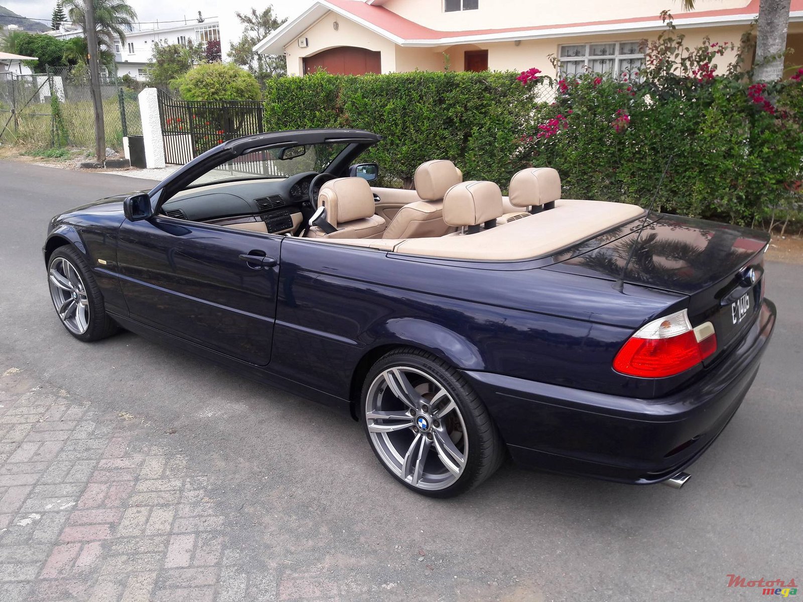 2003' BMW 3 Series Convertible photo #4
