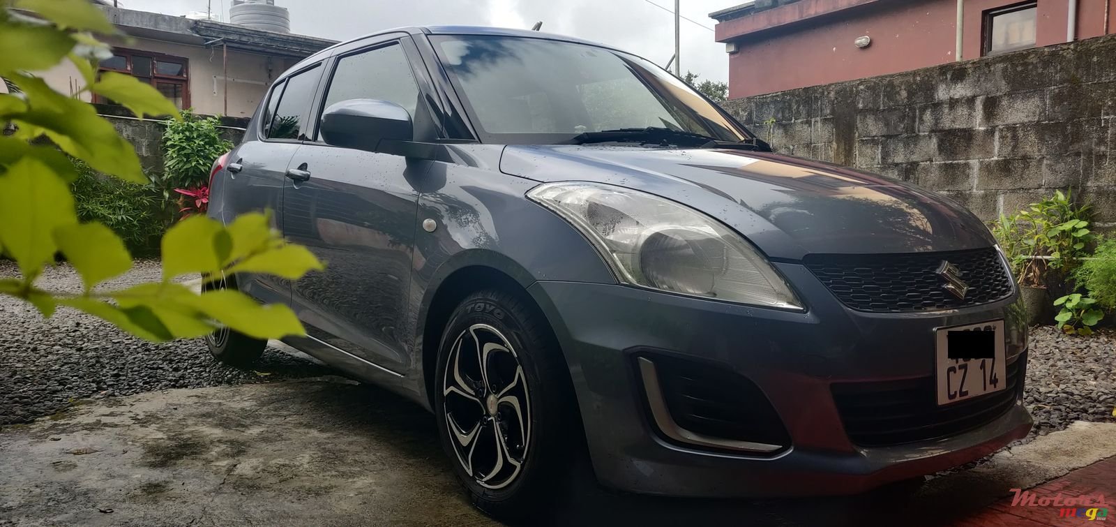 2014' Suzuki Swift photo #1