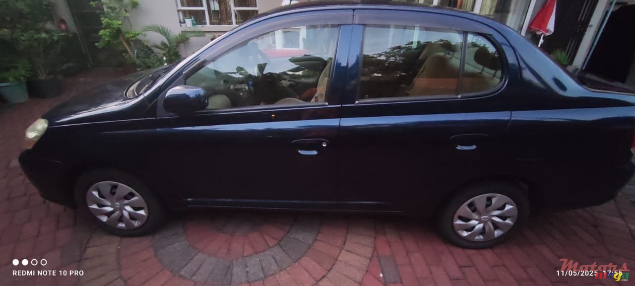 2005' Toyota Platz Nil photo #5