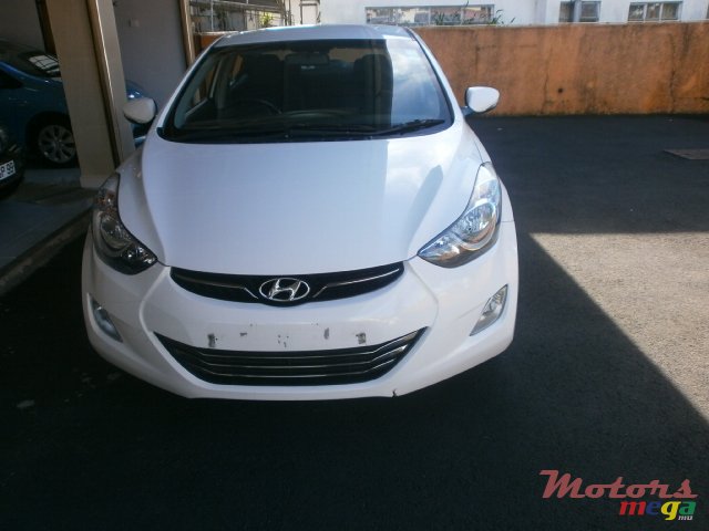 2012' Hyundai Elantra photo #1
