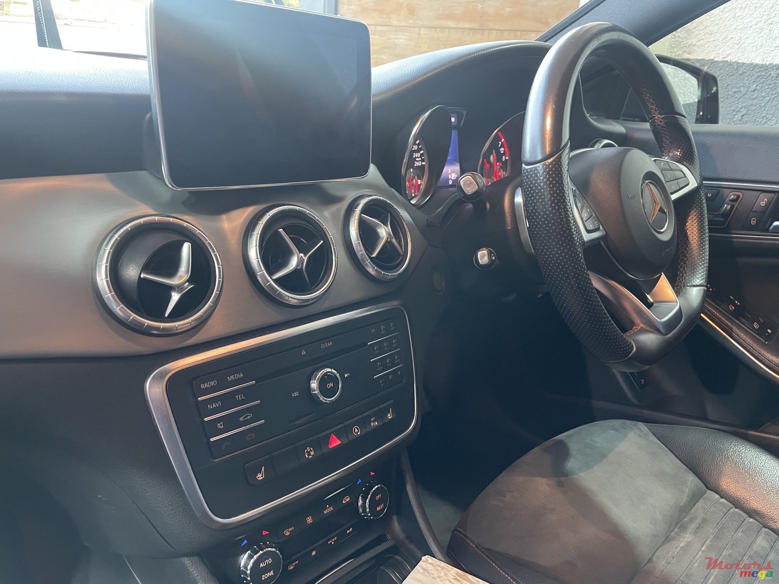 2016' Mercedes-Benz CLA 180 AMG PACKAGE , NIGHT PACKAGE photo #7