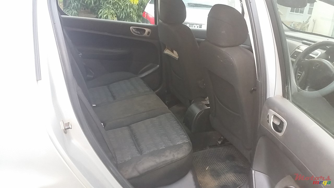 2005' Peugeot 307 photo #4