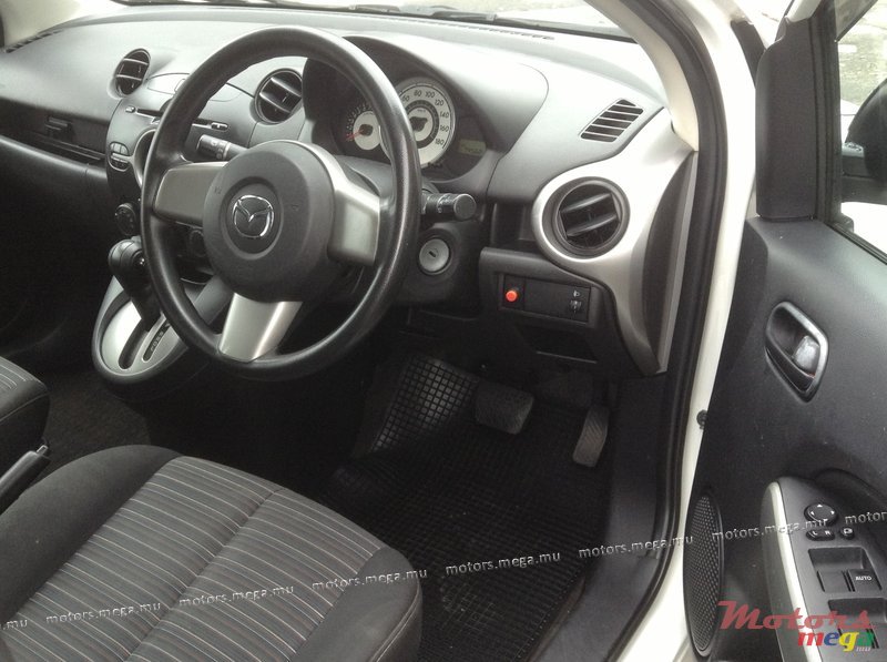 2008' Mazda Demio photo #4