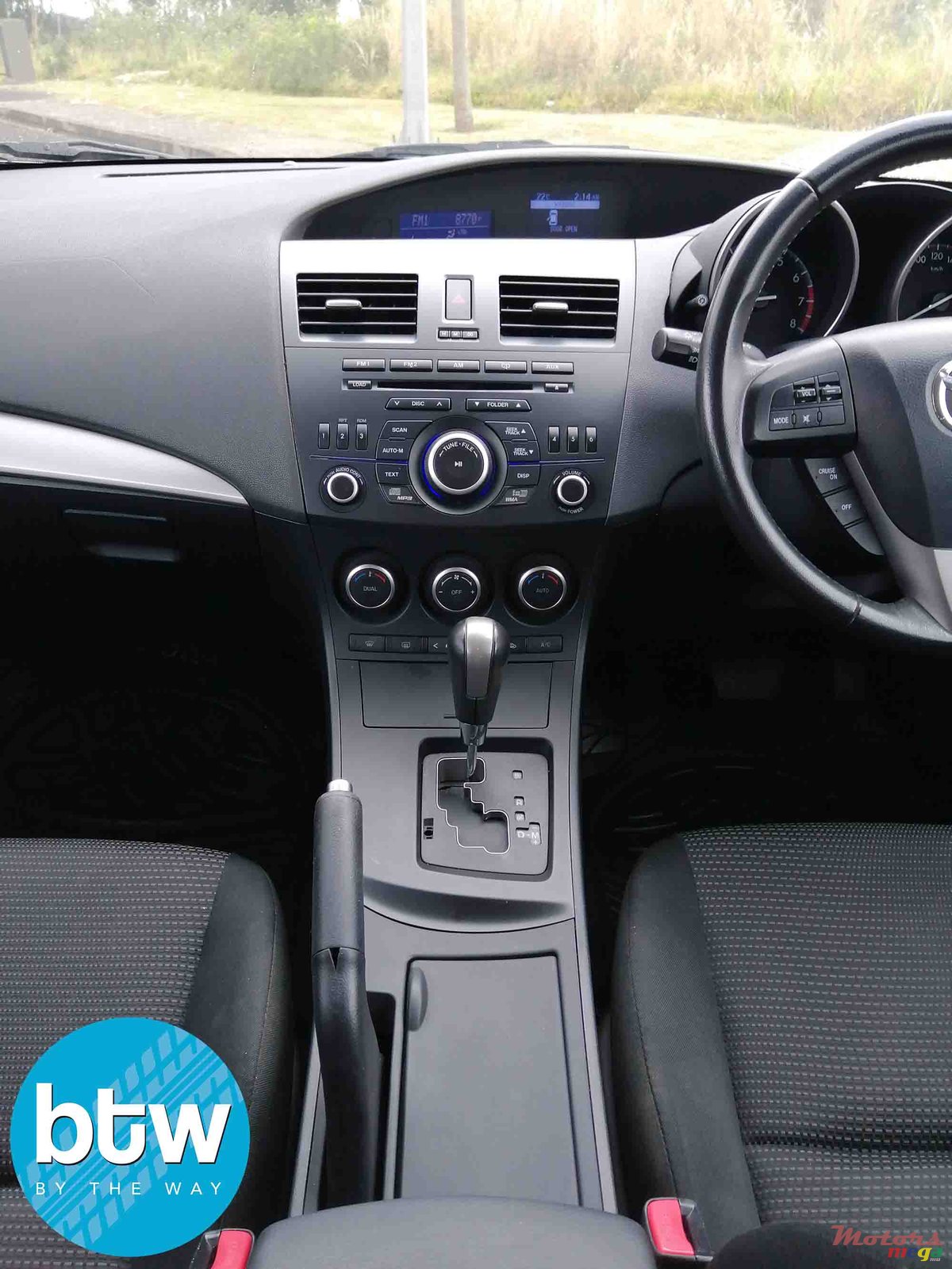 2013' Mazda 3 Automatic photo #4