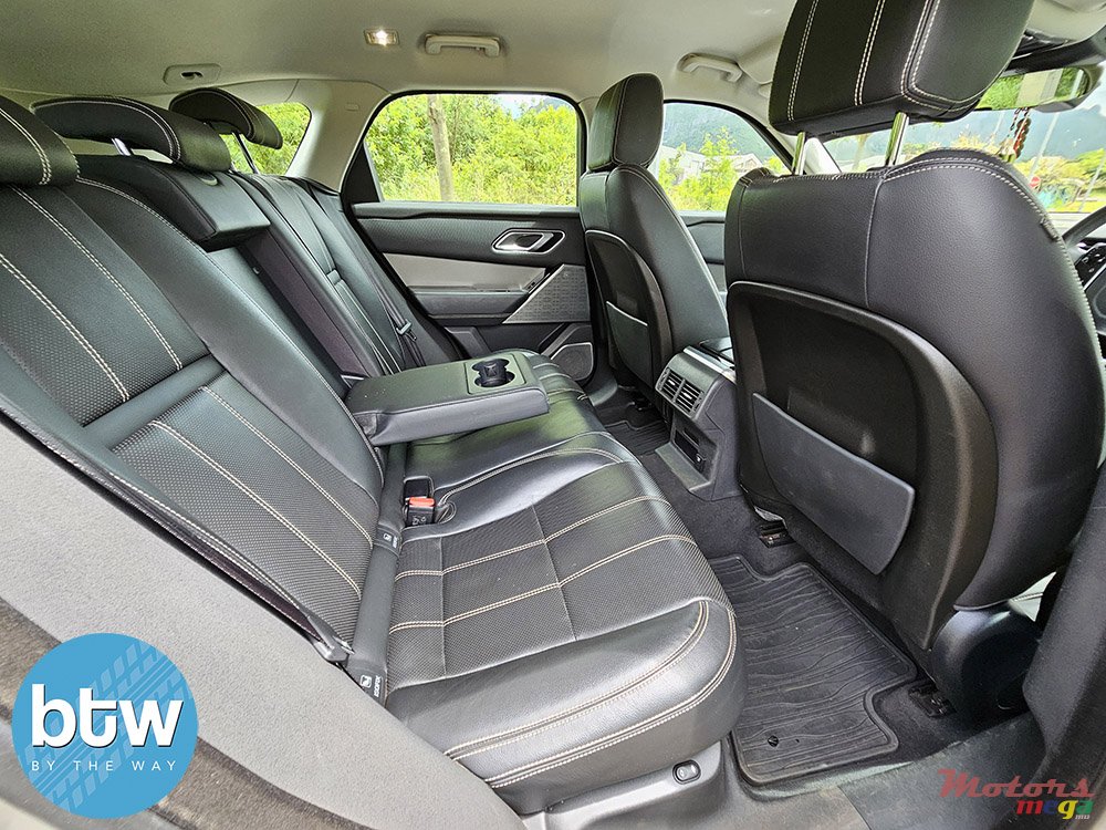 2018' Land Rover Range Rover Velar P250 SE photo #6