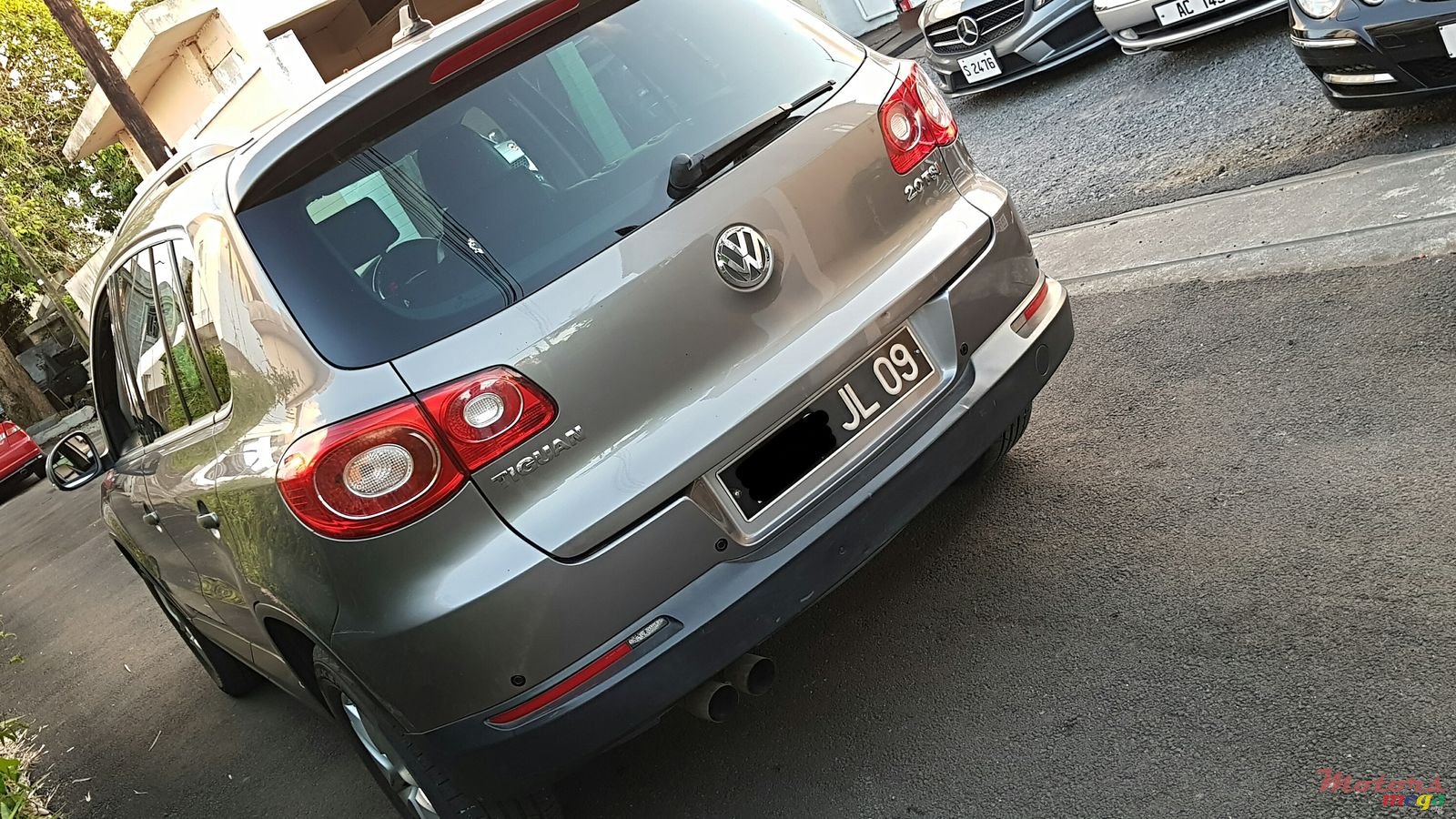 2009' Volkswagen Tiguan automatic photo #4