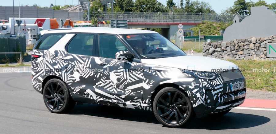 2021 Land Rover Discovery Spied Hiding A Mid-Cycle Facelift