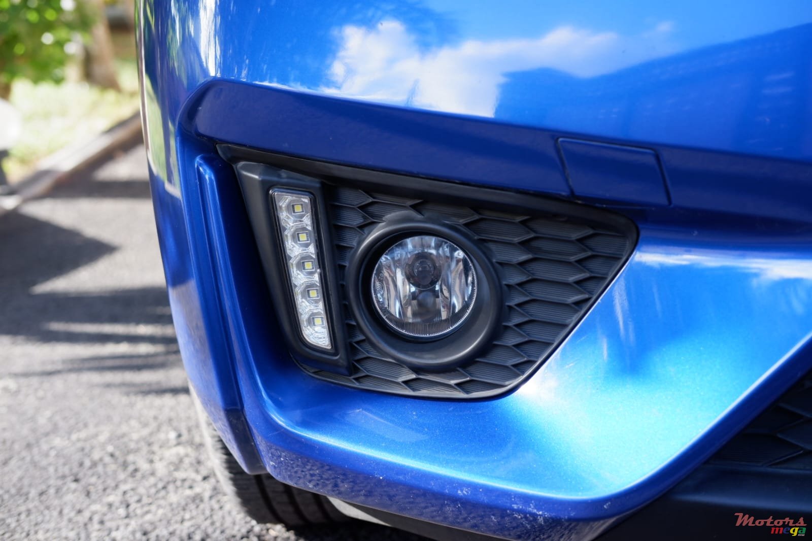 2015' Honda Fit L PACKAGE-HYBRID photo #3