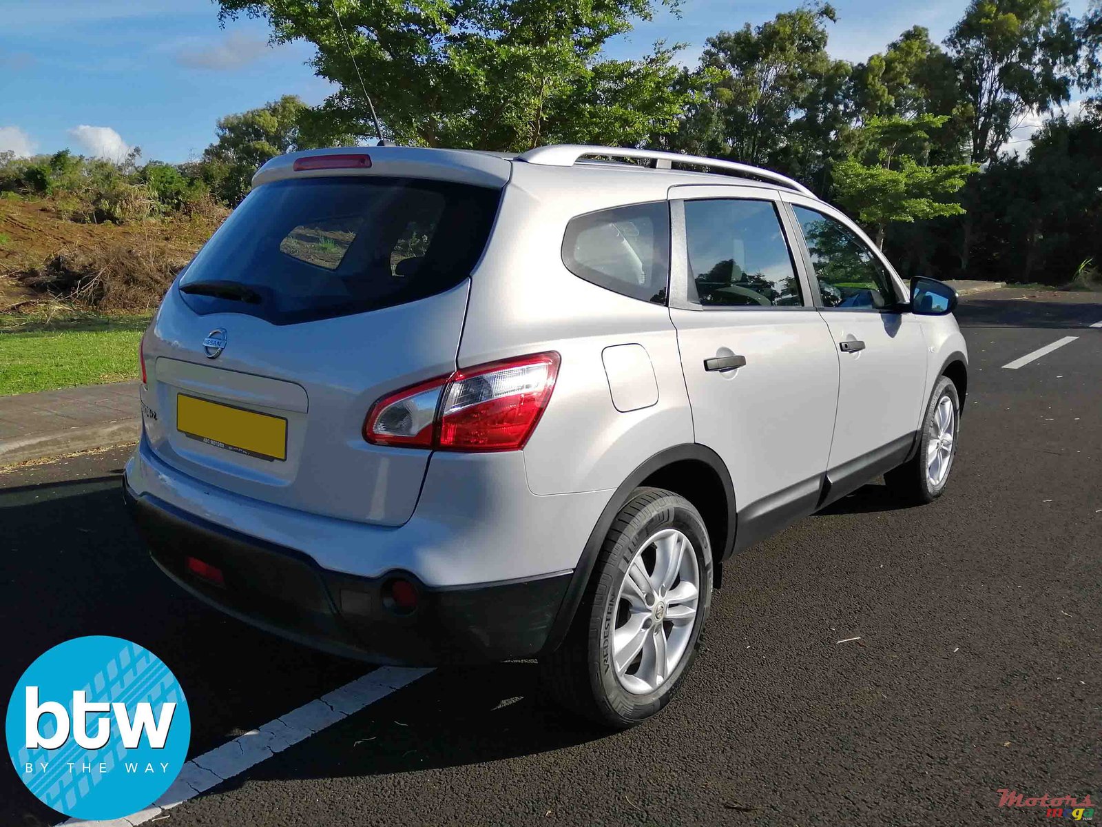 2012' Nissan Qashqai +2 photo #2