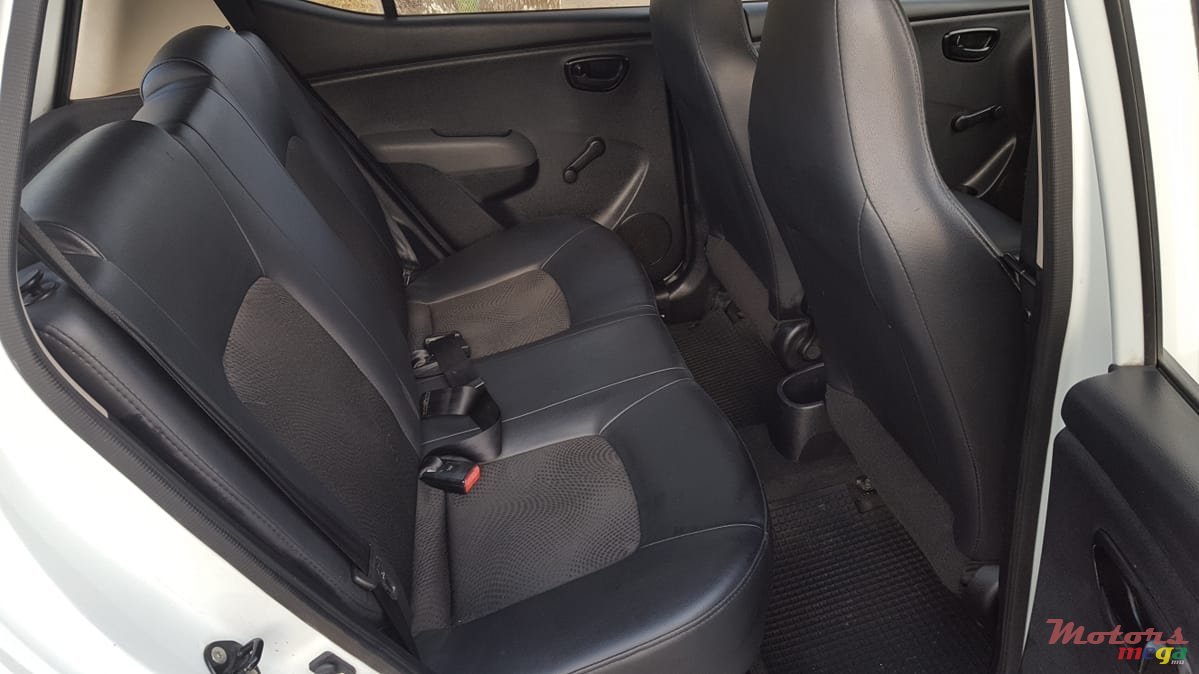 2011' Hyundai i10 photo #6