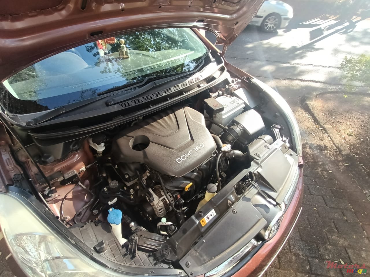 2013' Hyundai Elantra photo #5