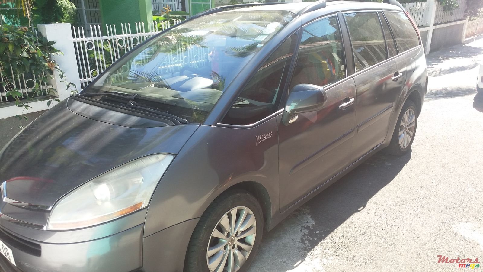 2008' Citroen C4 Picasso photo #1