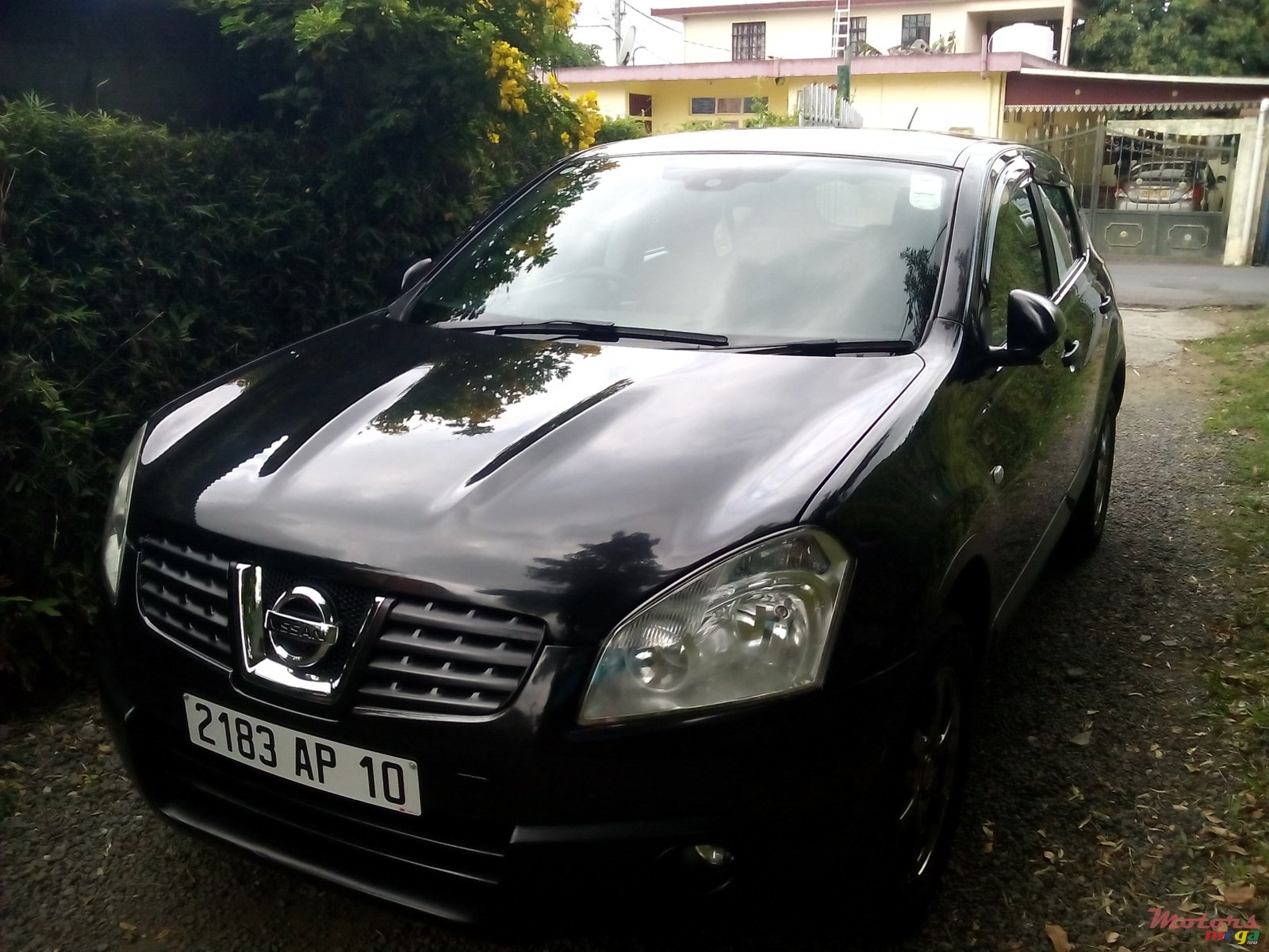 2010' Nissan Qashqai photo #1