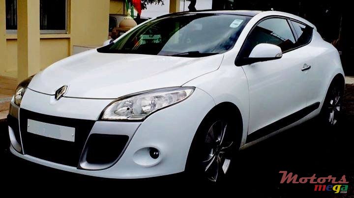2009' Renault Megane photo #6