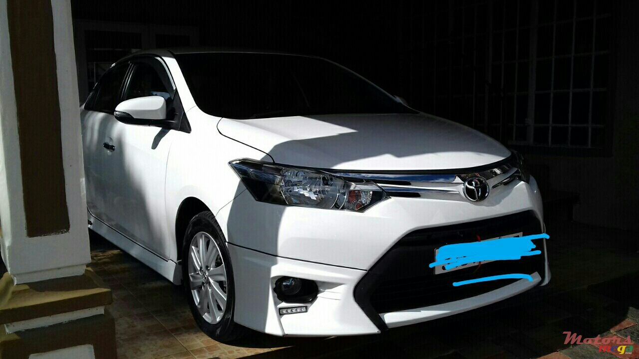 2015' Toyota Yaris photo #6