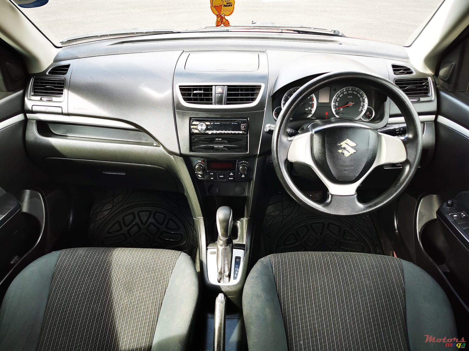 2014' Suzuki Swift photo #5