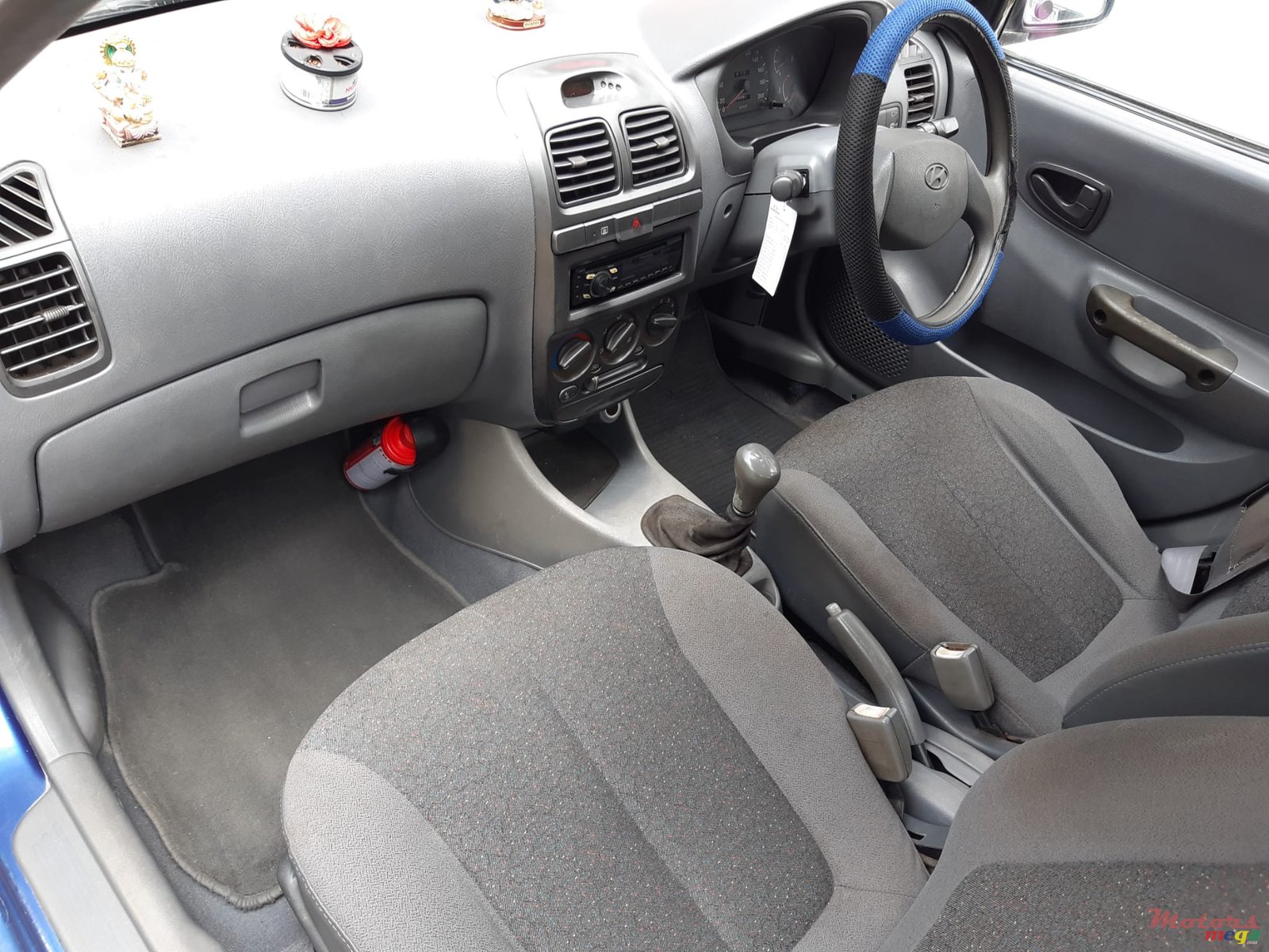 2000' Hyundai Accent photo #5