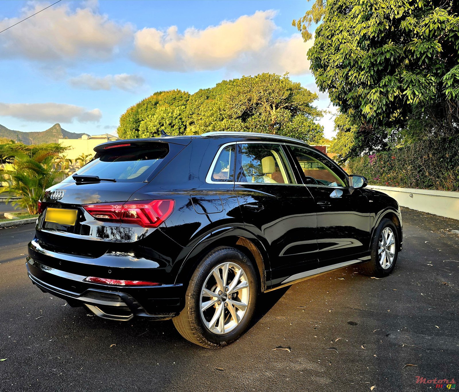 2019' Audi Q3 S-Line photo #3