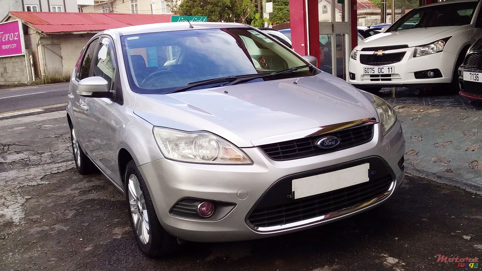 2010' Ford Focus photo #2