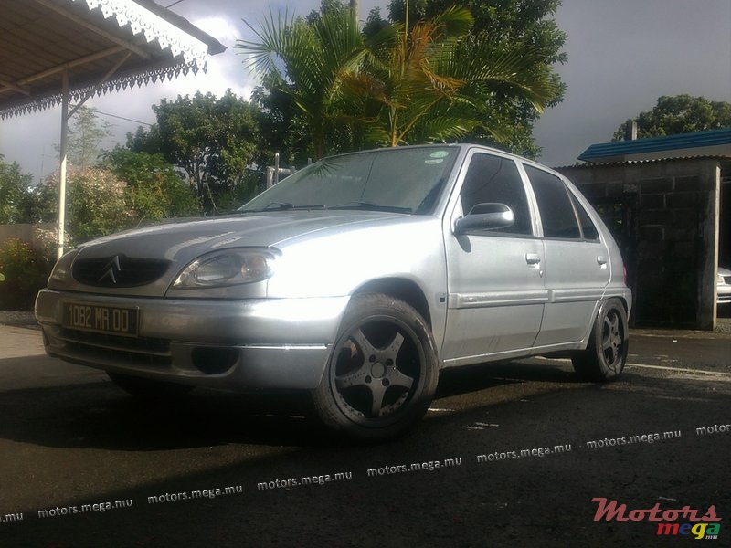 2000' Citroen Saxo sport photo #1