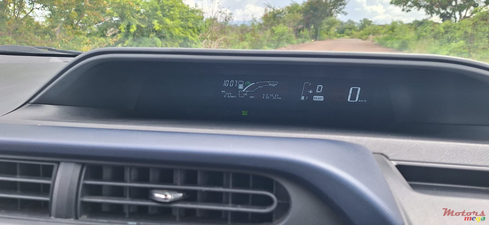 2015' Toyota Aqua photo #7