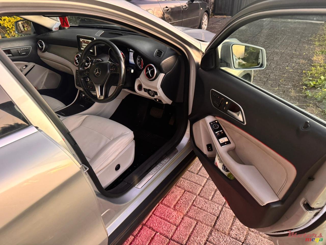 2015' Mercedes-Benz GLA 200 photo #5