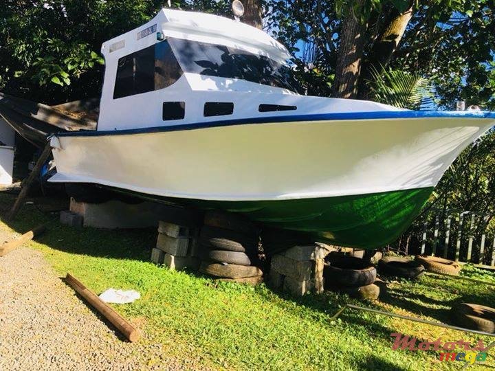 2000' Custom Line photo #3