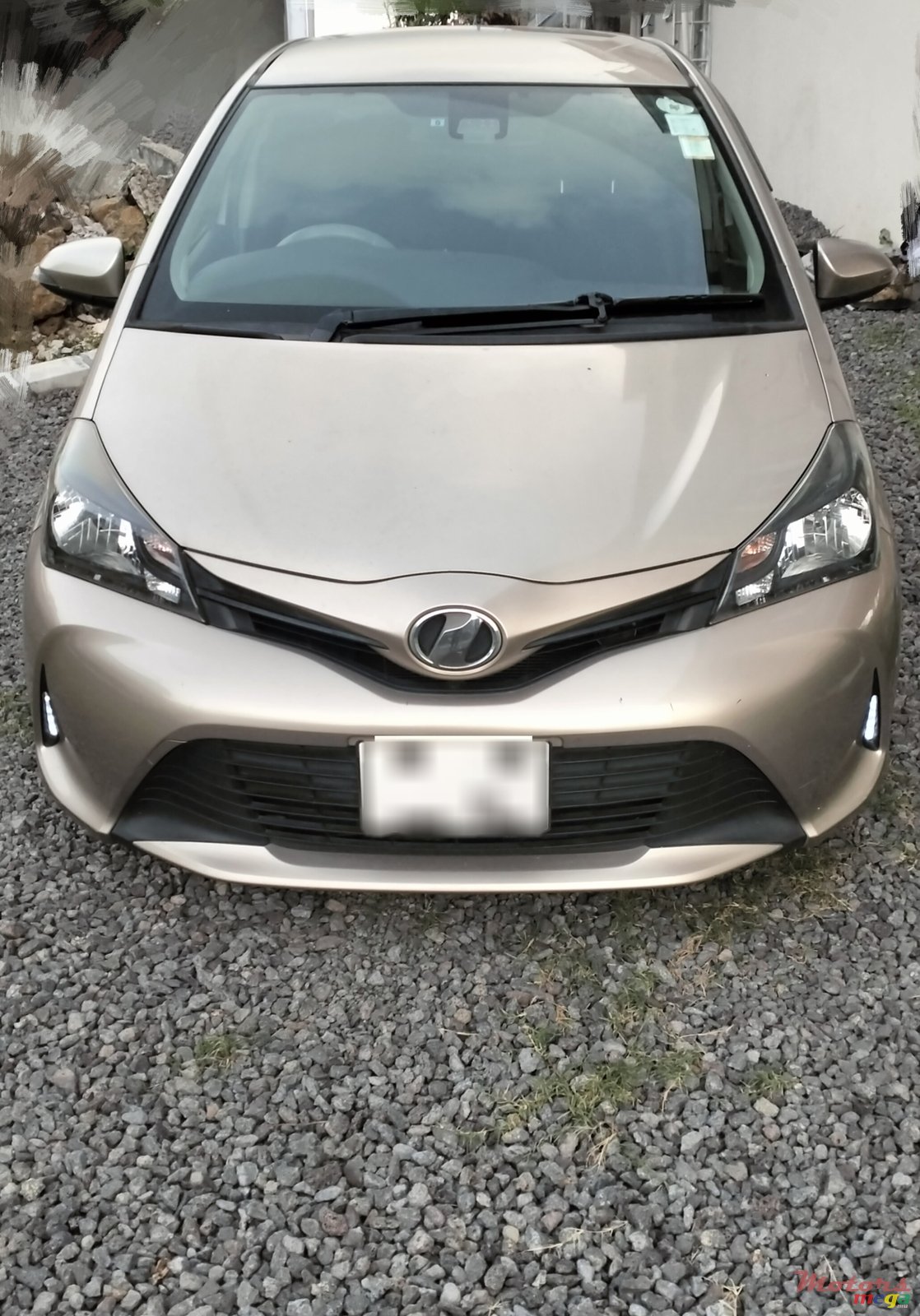 2015' Toyota Vitz photo #3