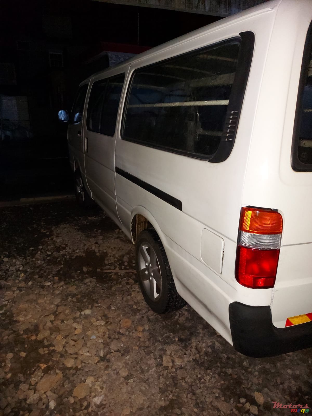 1995' Toyota HiAce photo #1