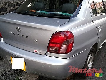 2001' Toyota Vitz Platz photo #1