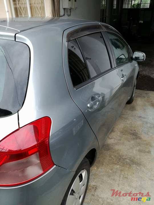 2006' Toyota Vitz photo #1