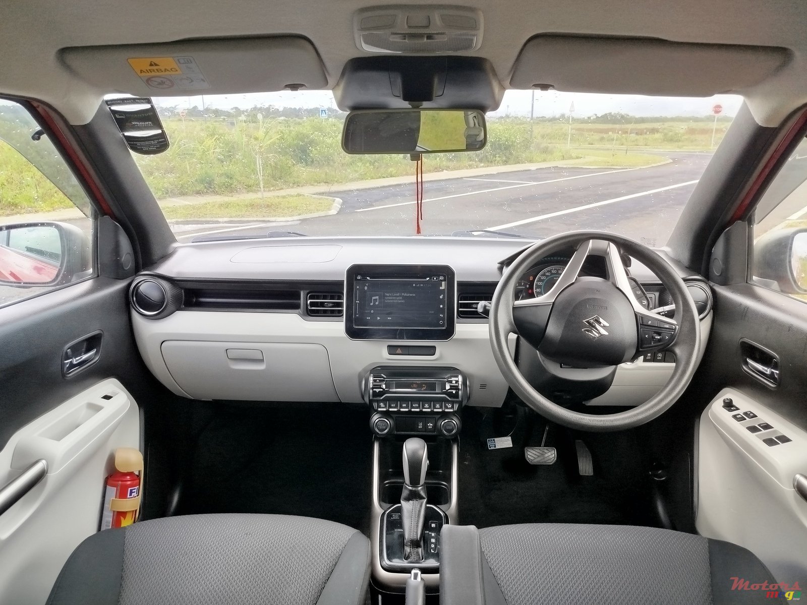 2017' Suzuki Ignis Hybrid photo #3