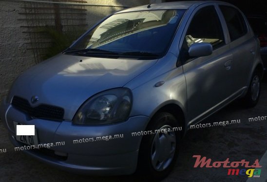 2001' Toyota Vitz photo #4
