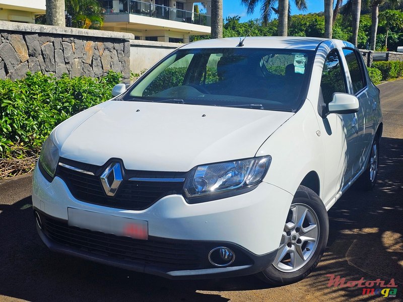 2016' Renault Sandero 0.9 Turbo photo #1