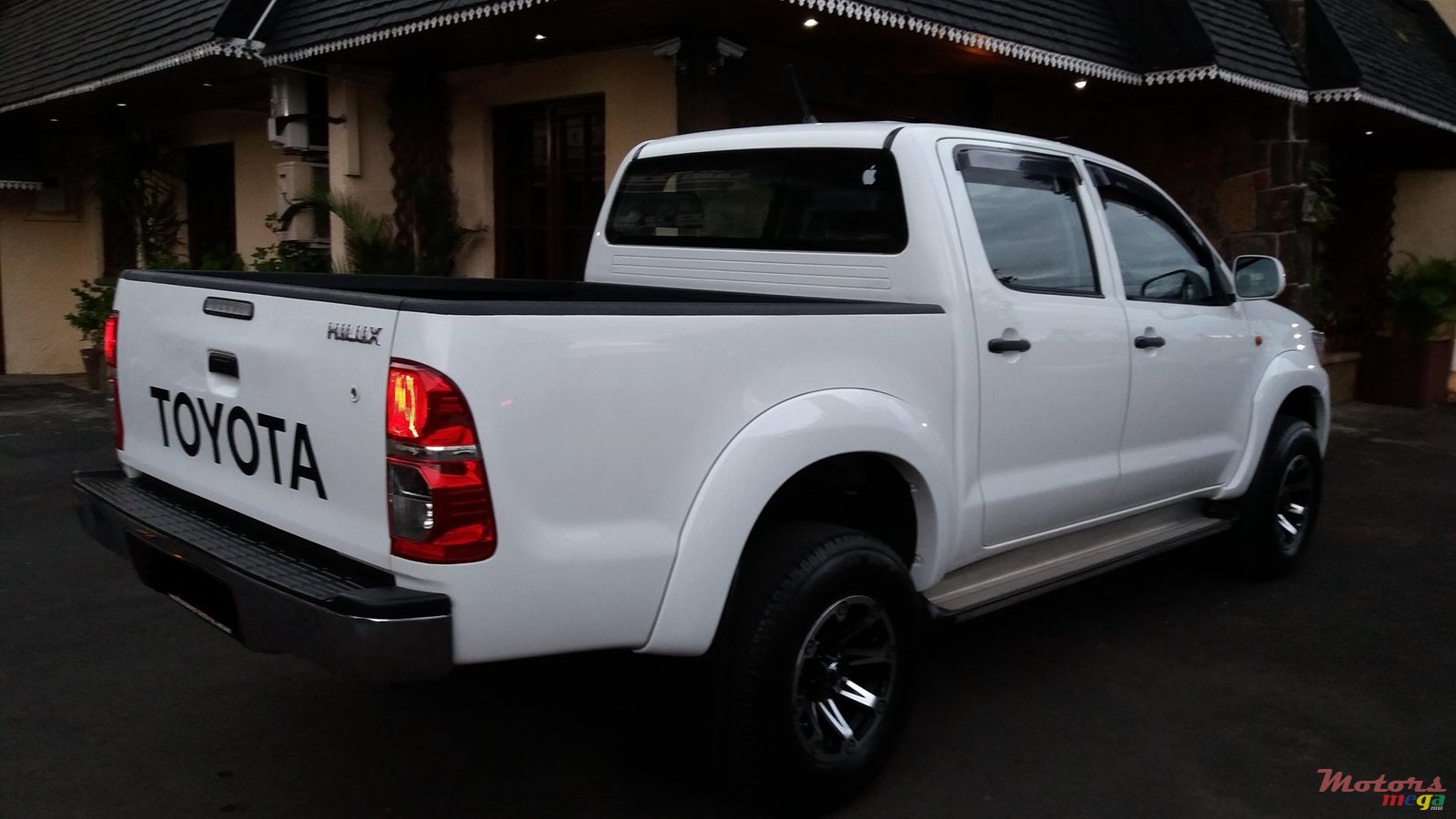 2013' Toyota Hilux photo #7
