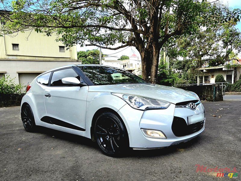 2015' Hyundai Veloster photo #1