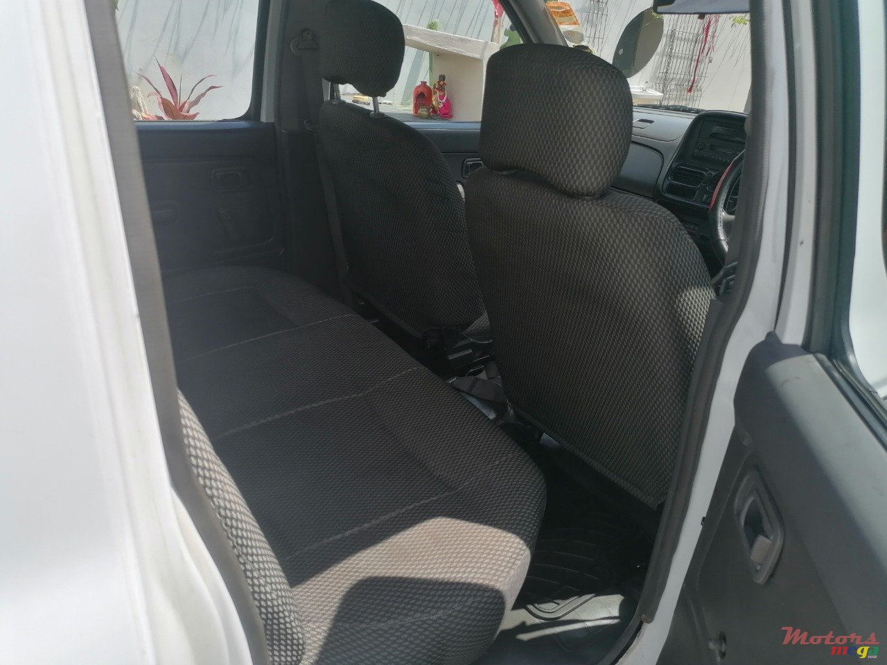 2004' Nissan photo #3