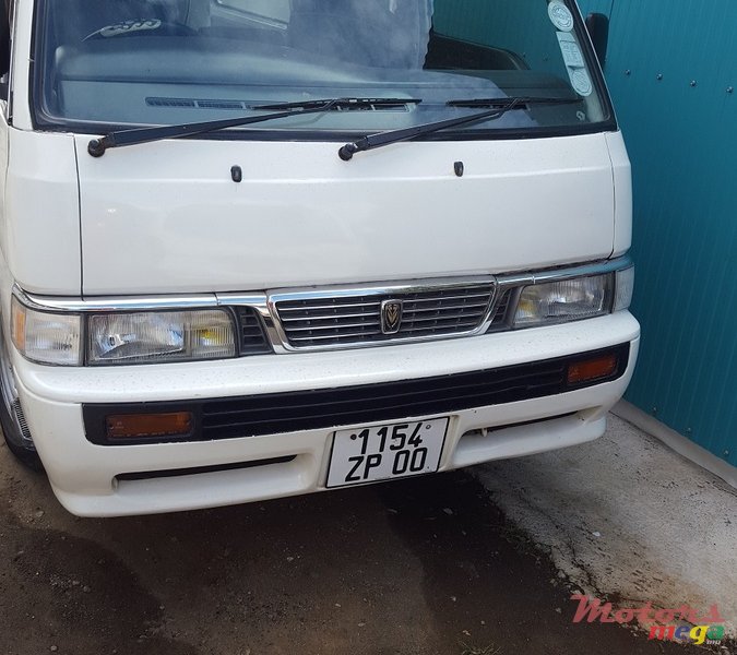 2000' Nissan Urvan td27 photo #1