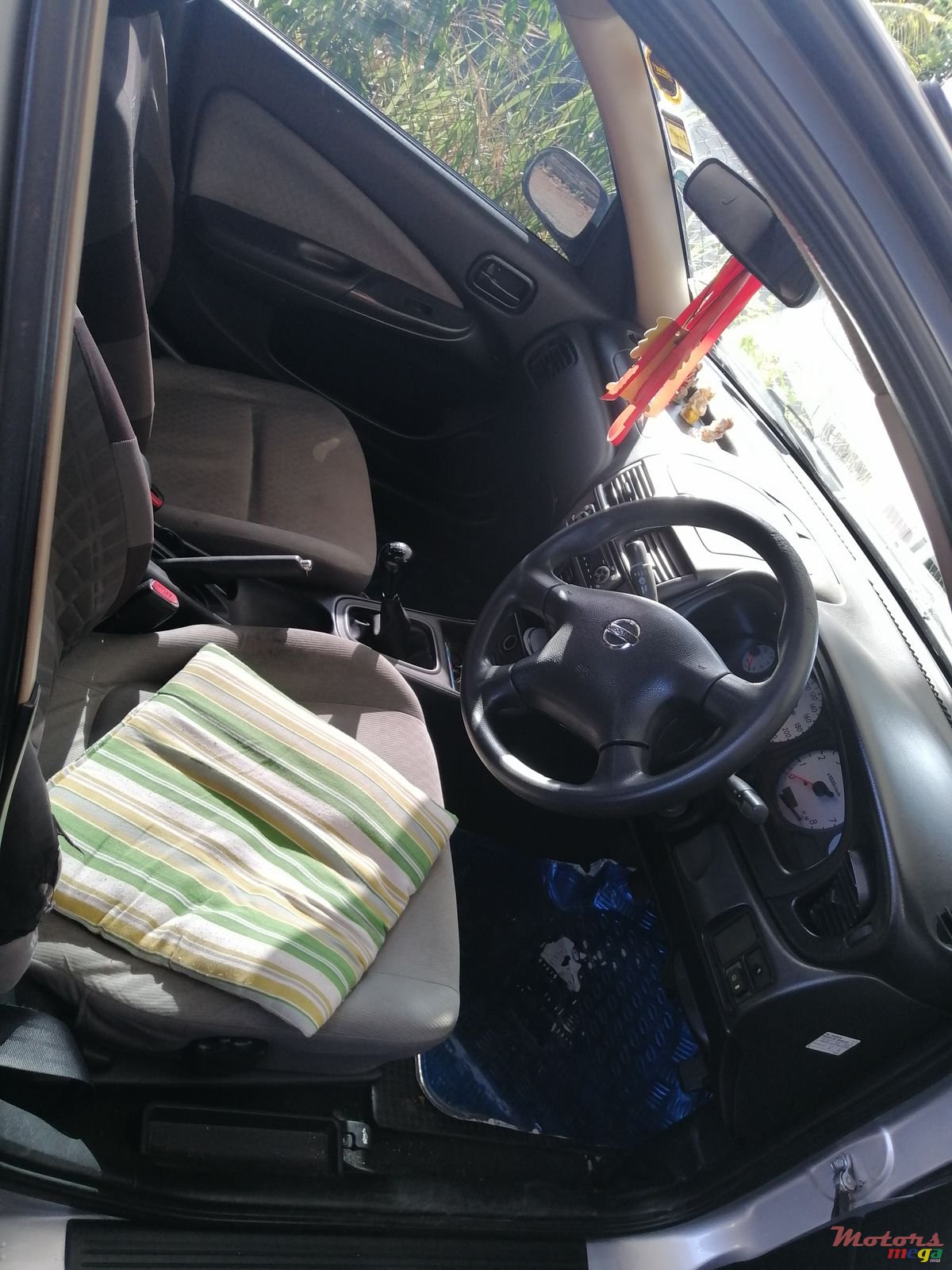 2005' Nissan Sunny photo #5