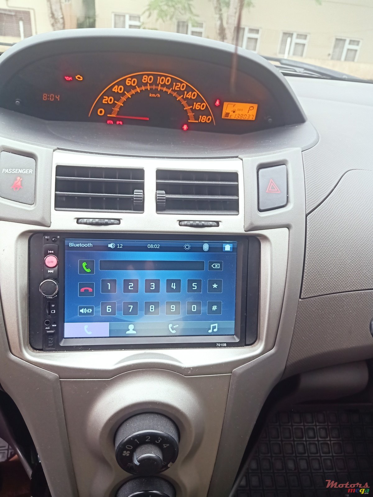 2009' Toyota Vitz photo #6