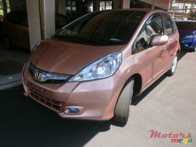 2013' Honda FCX Clarity fit hybrid photo #1