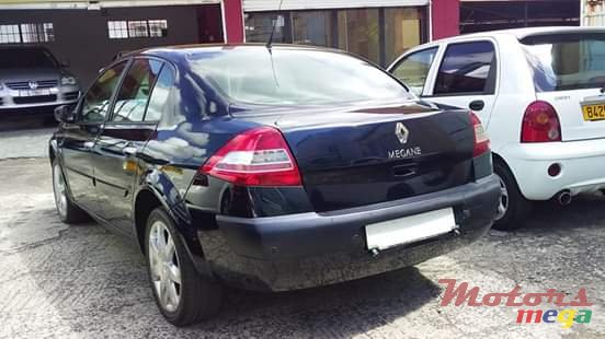 2008' Renault Megane photo #4
