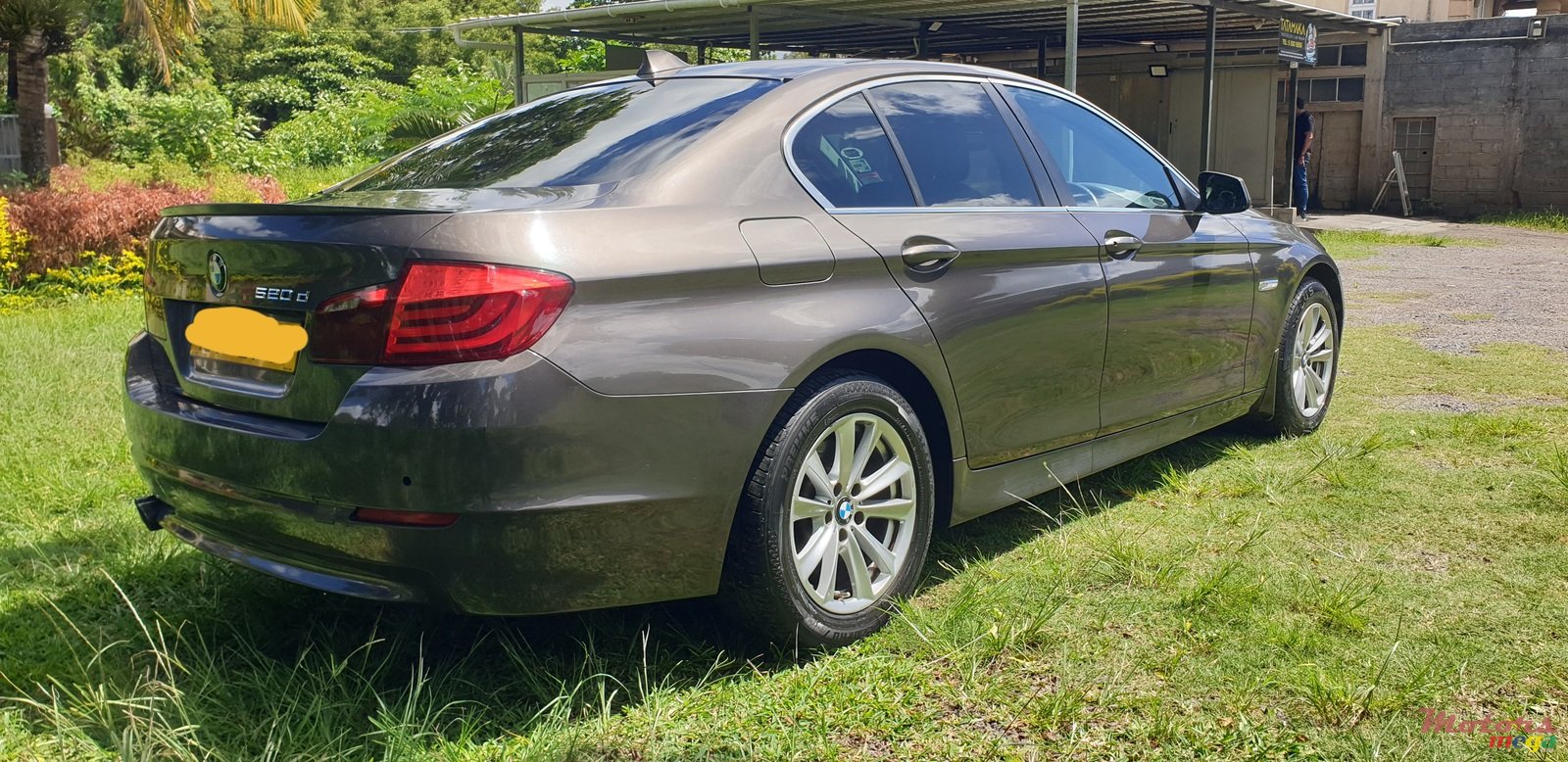 2010' BMW 520 F10 photo #4
