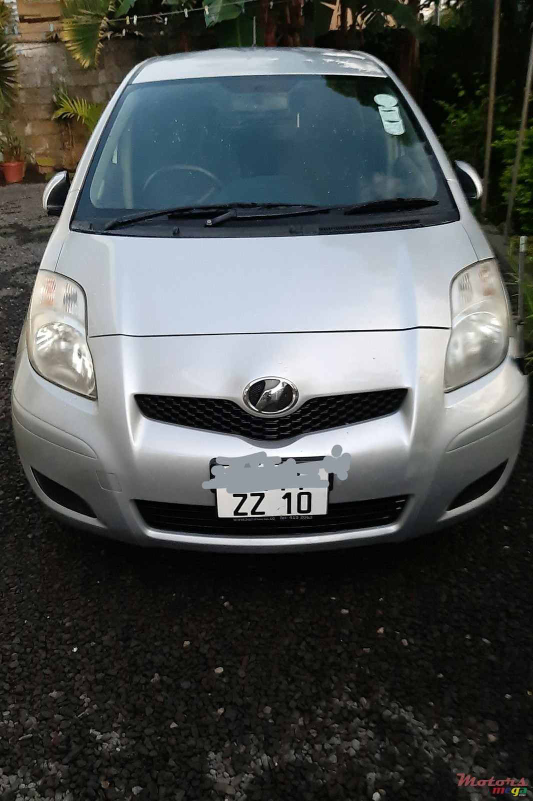 2010' Toyota Vitz .yes photo #1