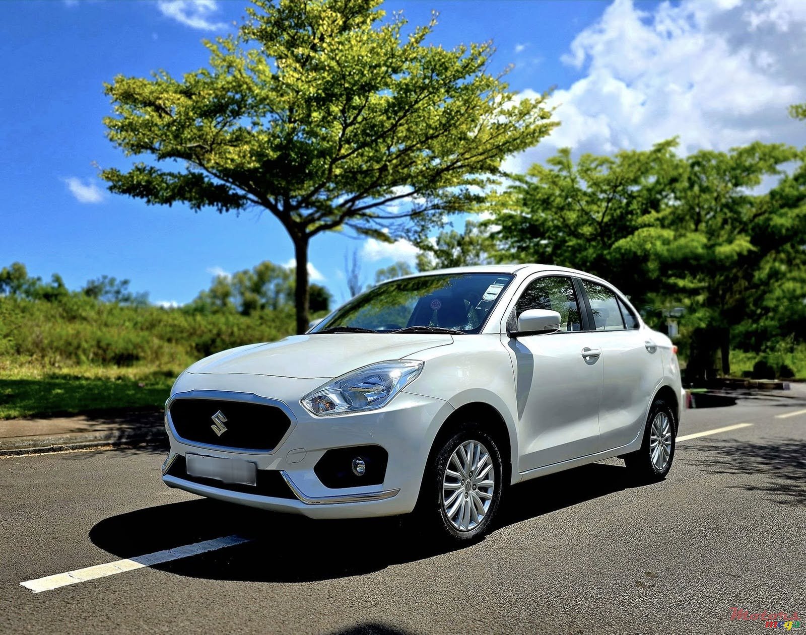 2018' Suzuki Swift D-zire photo #2