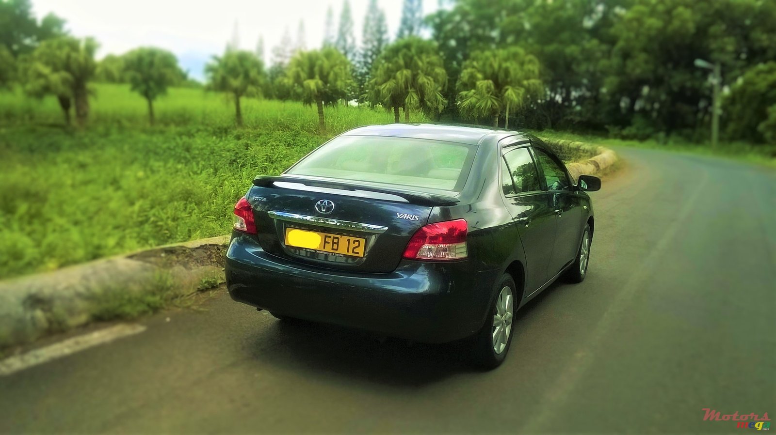 2012' Toyota Yaris Sedan 1.3 photo #1